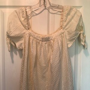 Universal Thread M Cream Eyelet Top